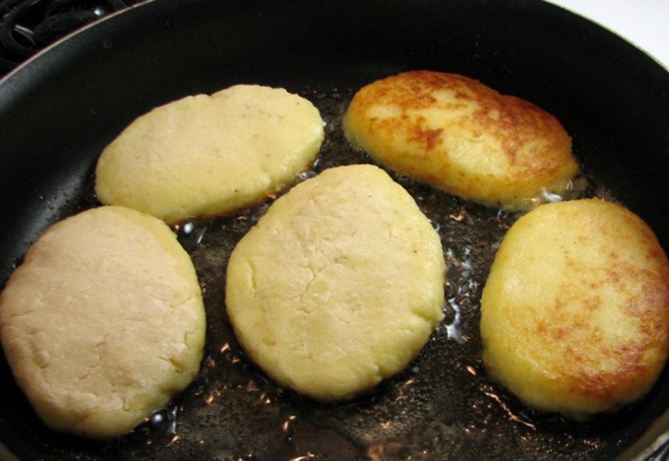 Как приготовить котлеты с картошкой на сковороде